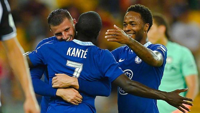 球迷：这球踢得跟动画一样