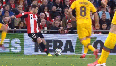 球队战术调整有效限制对手发挥