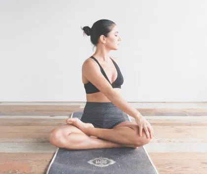 Change Your Life By Yoga And Meditation - 爱游戏