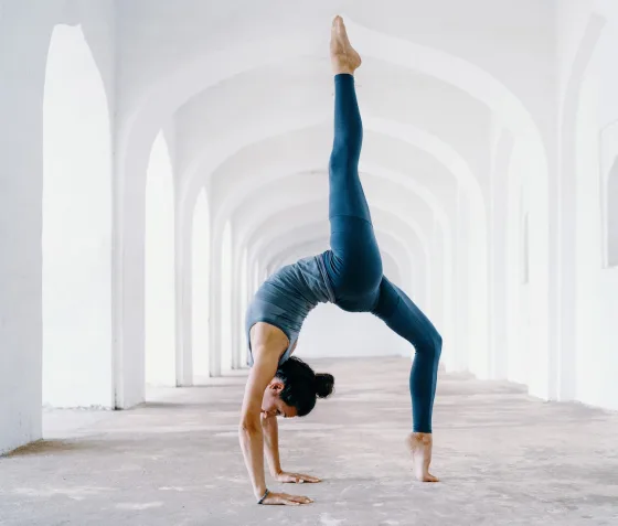 Our Team - 爱游戏